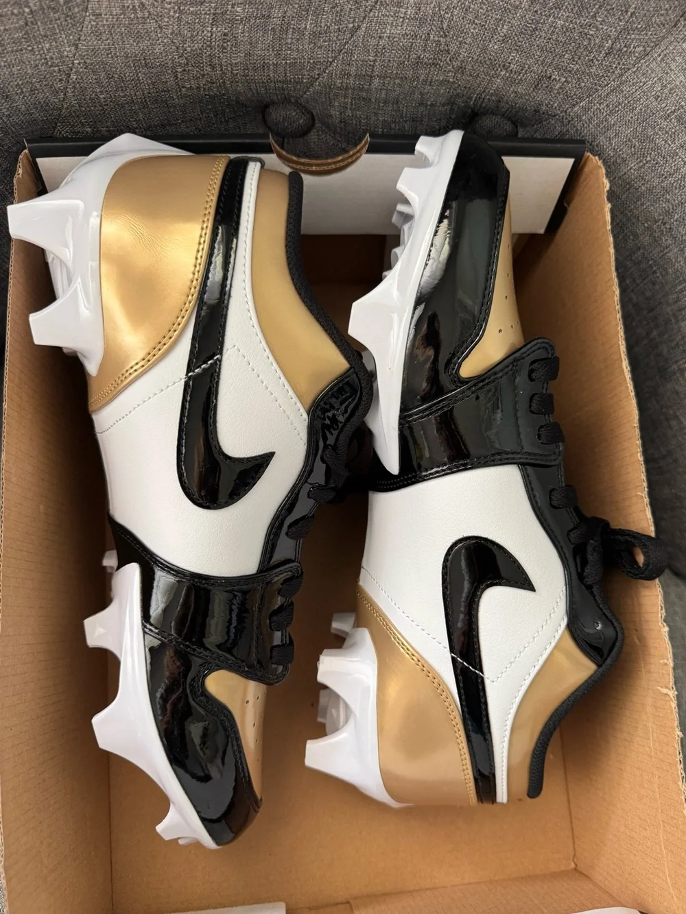 NWT Nike Jordan 1 Low TD Football Cleats, Metallic Gold/Black, Men’s Size 10.5